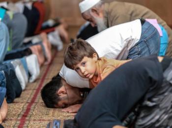 مركز بيو للدراسات : تزايد تعداد سكان المسلمين في أوروبا