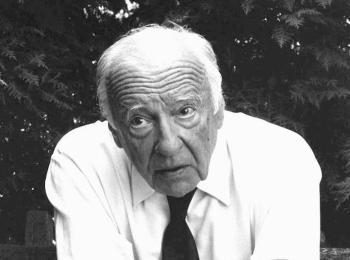 الهرمنيوطيقا الفلسفية عند غادامير (الإنسان ليس تاريخاً محضاً)