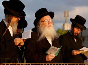 موقف المستشرقين من المعتزلة في الأندلس وامتداداتها في المذاهب اليهوديّة